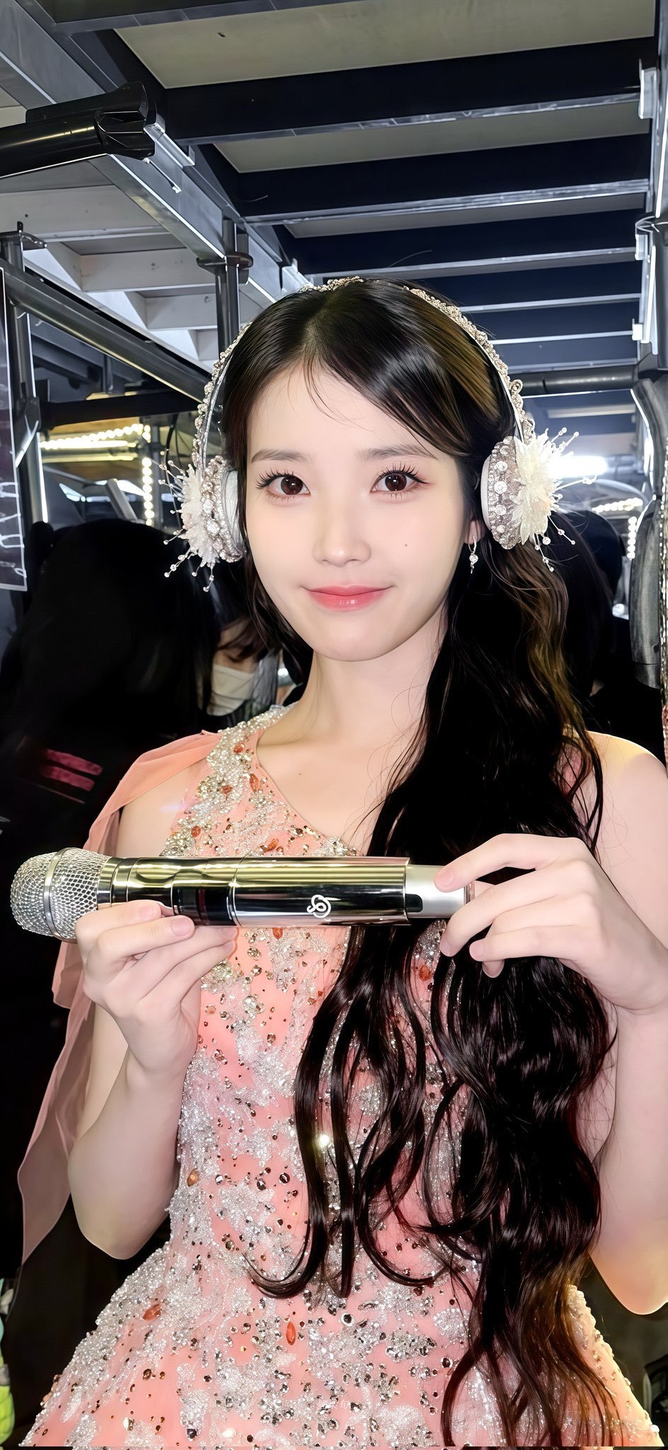 아이유와 그가 사용하는 블랙카드, 소비 스타일 분석 - sportstories.net | 스포츠 및 엔터테인먼트