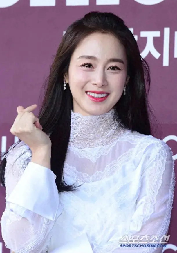 a2-10 - sportstories.net | 스포츠 및 엔터테인먼트 김태희의 외모 불안감과 자연스러운 아름다움 관리 - sportstories.net | 스포츠 및 엔터테인먼트